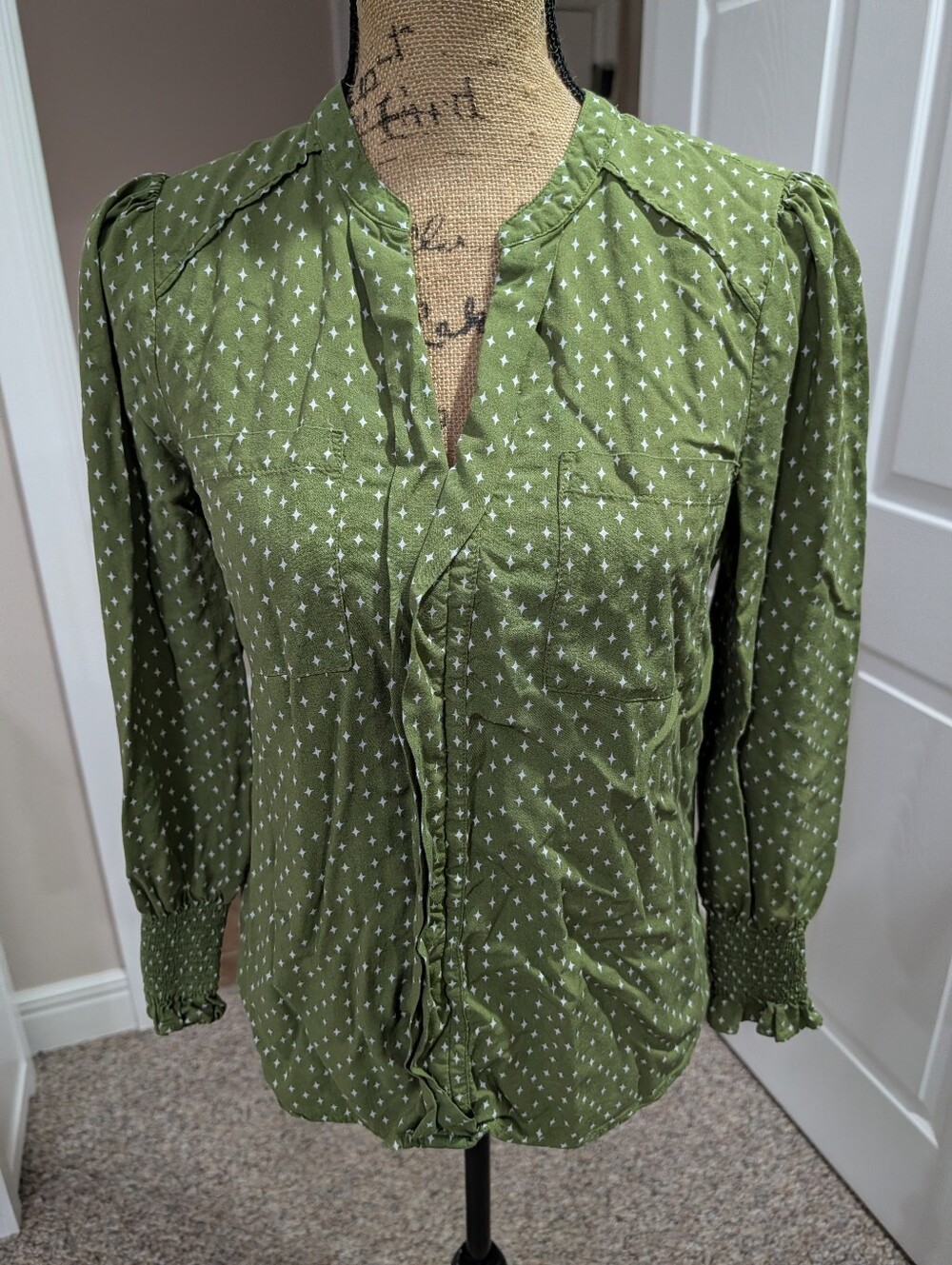 Versona Olive Green Star-Print Long Sleeve Blouse